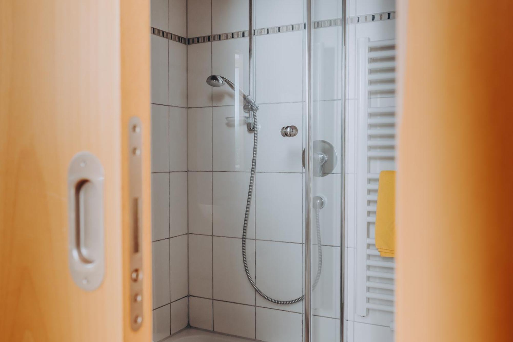 Lindenhaus Hotel Цвизел Екстериор снимка