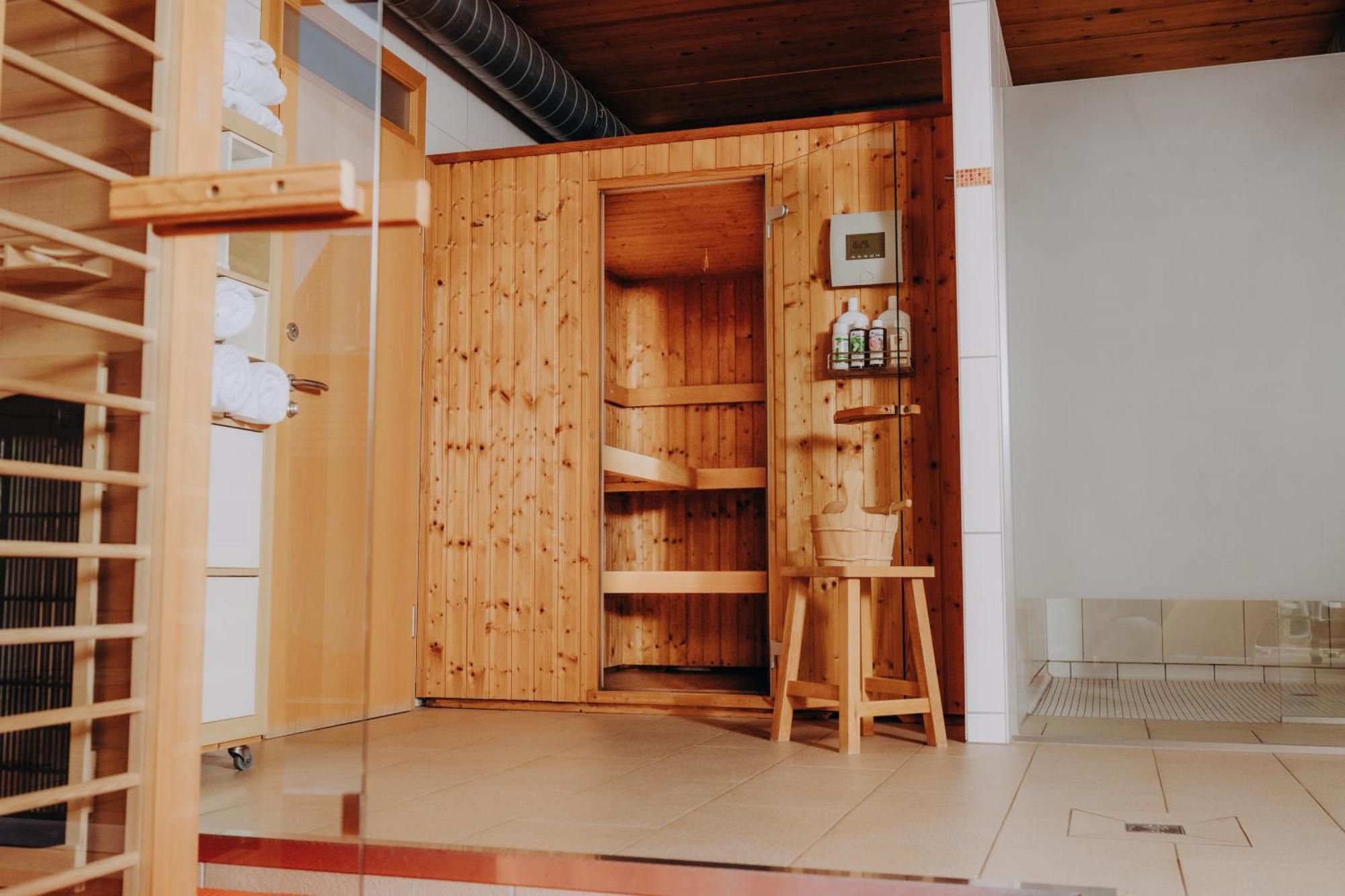 Lindenhaus Hotel Цвизел Екстериор снимка